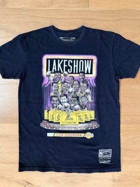 LA Lakers Lakeshow Caricature Tee Mitchell & Ness NBA Black Men's Medium EUC